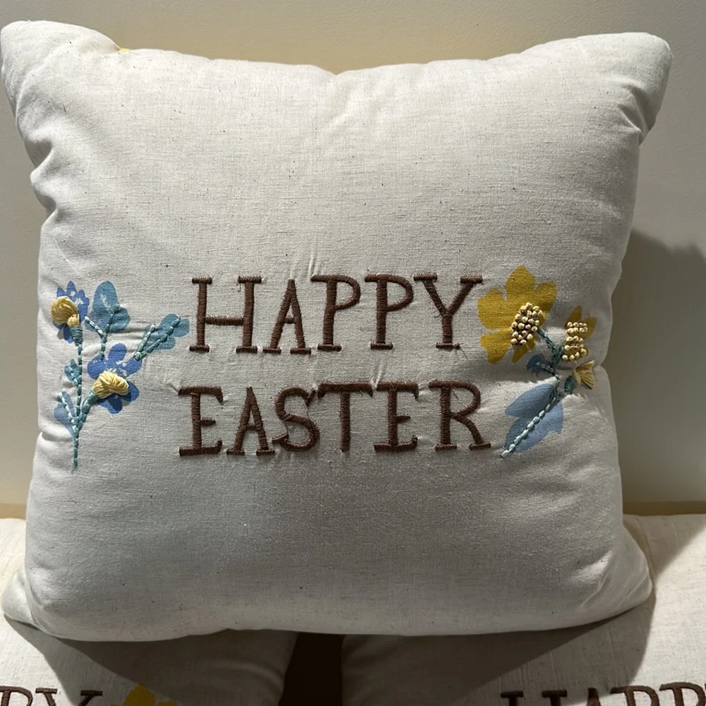 🌸NEW BUNDLE Of 3 THRESHOLD DECORATIVE PILLOW 18in x 18 in NEW WITH TAGS.